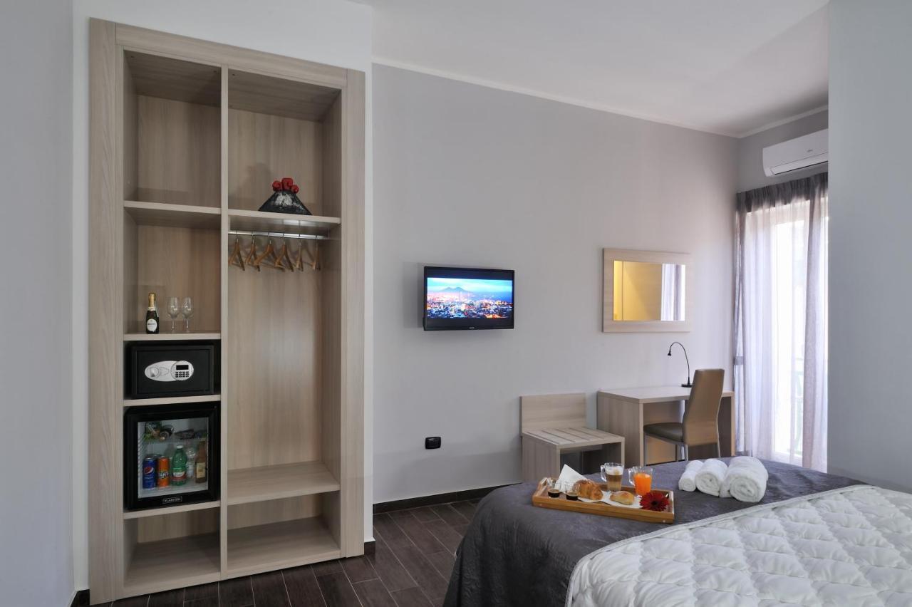 B&B Il Bacio Di Napoli Bagian luar foto
